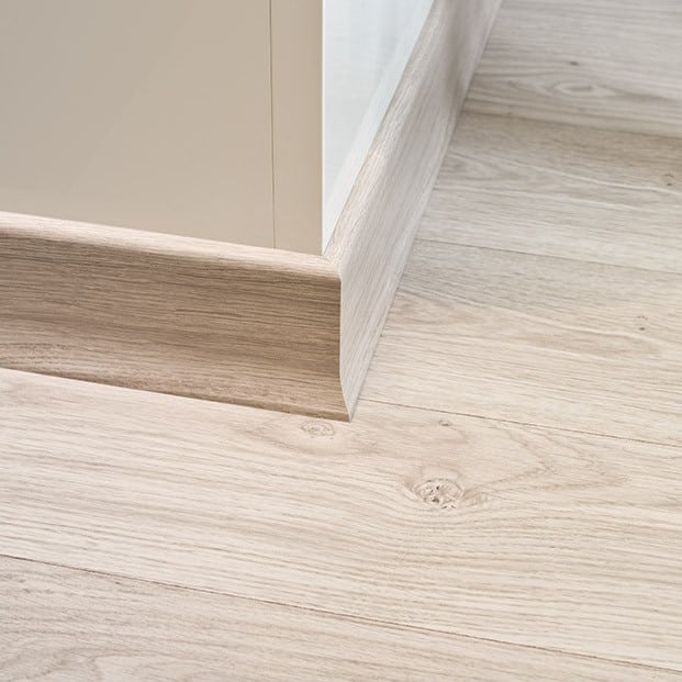 Eligna Light Grey Varnished Oak - Image 2