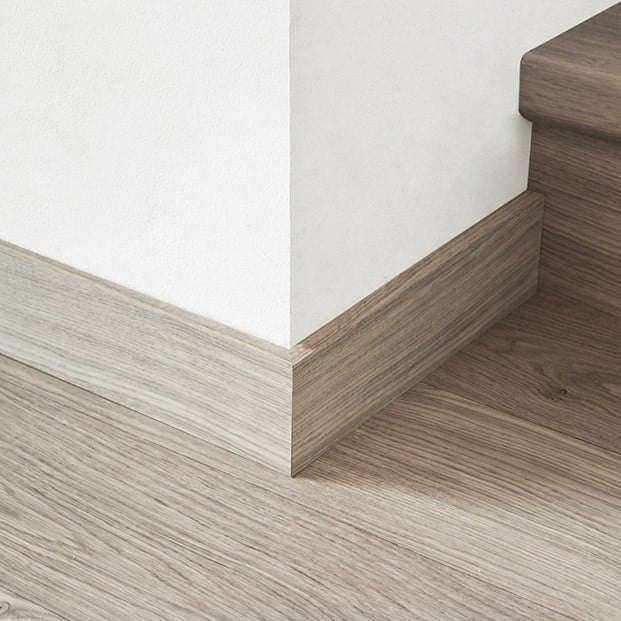 Eligna Light Grey Varnished Oak - Image 4